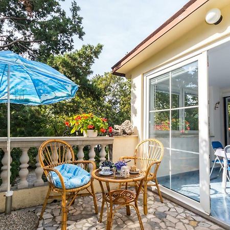 Apartmani "Ostro" Crikvenica Кралєвиця Екстер'єр фото