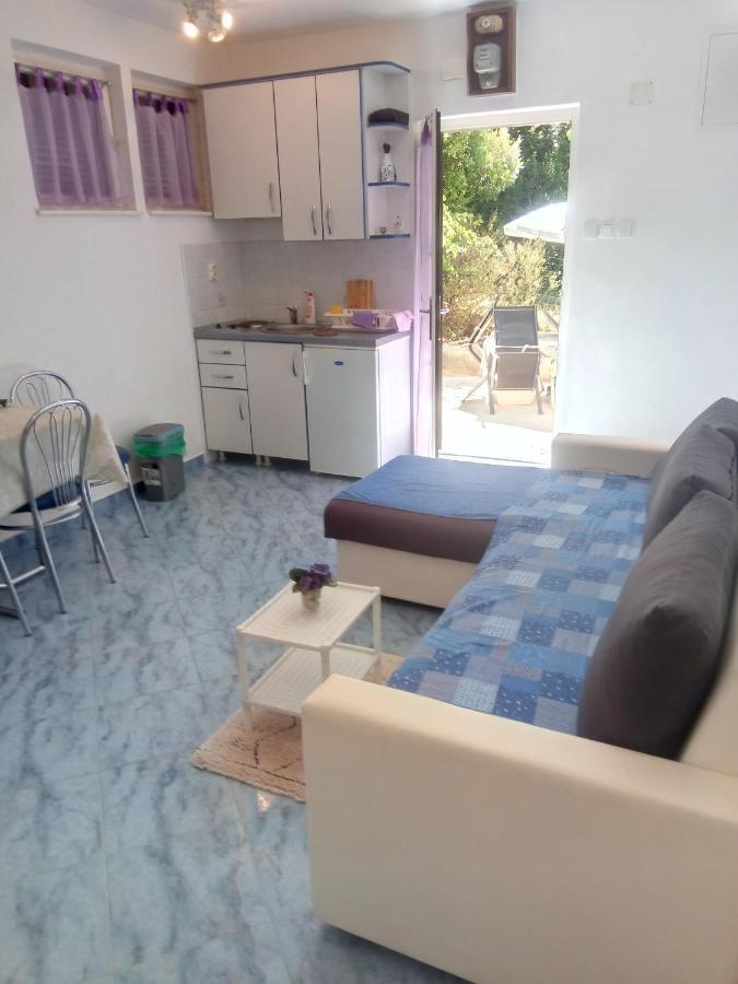 Apartmani "Ostro" Crikvenica Кралєвиця Екстер'єр фото