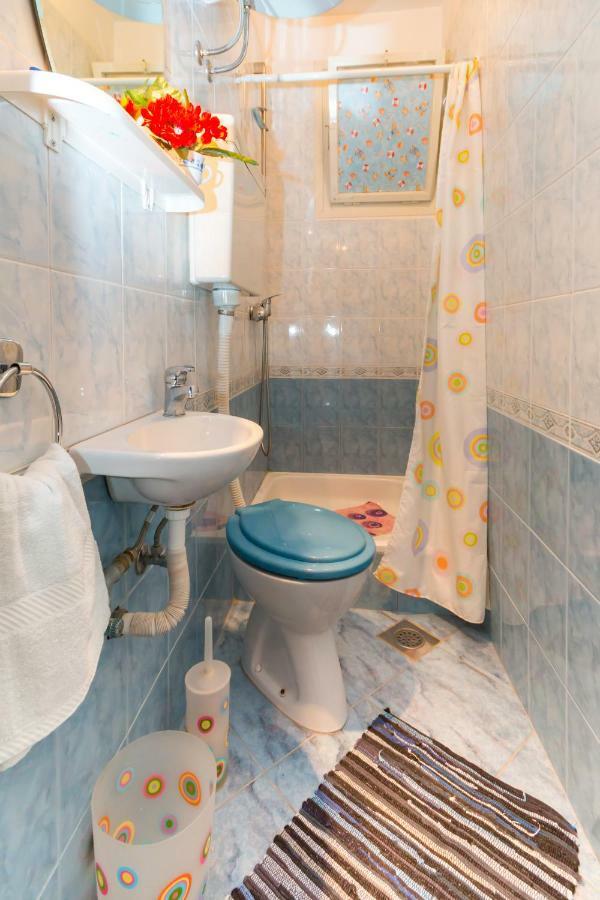 Apartmani "Ostro" Crikvenica Кралєвиця Екстер'єр фото