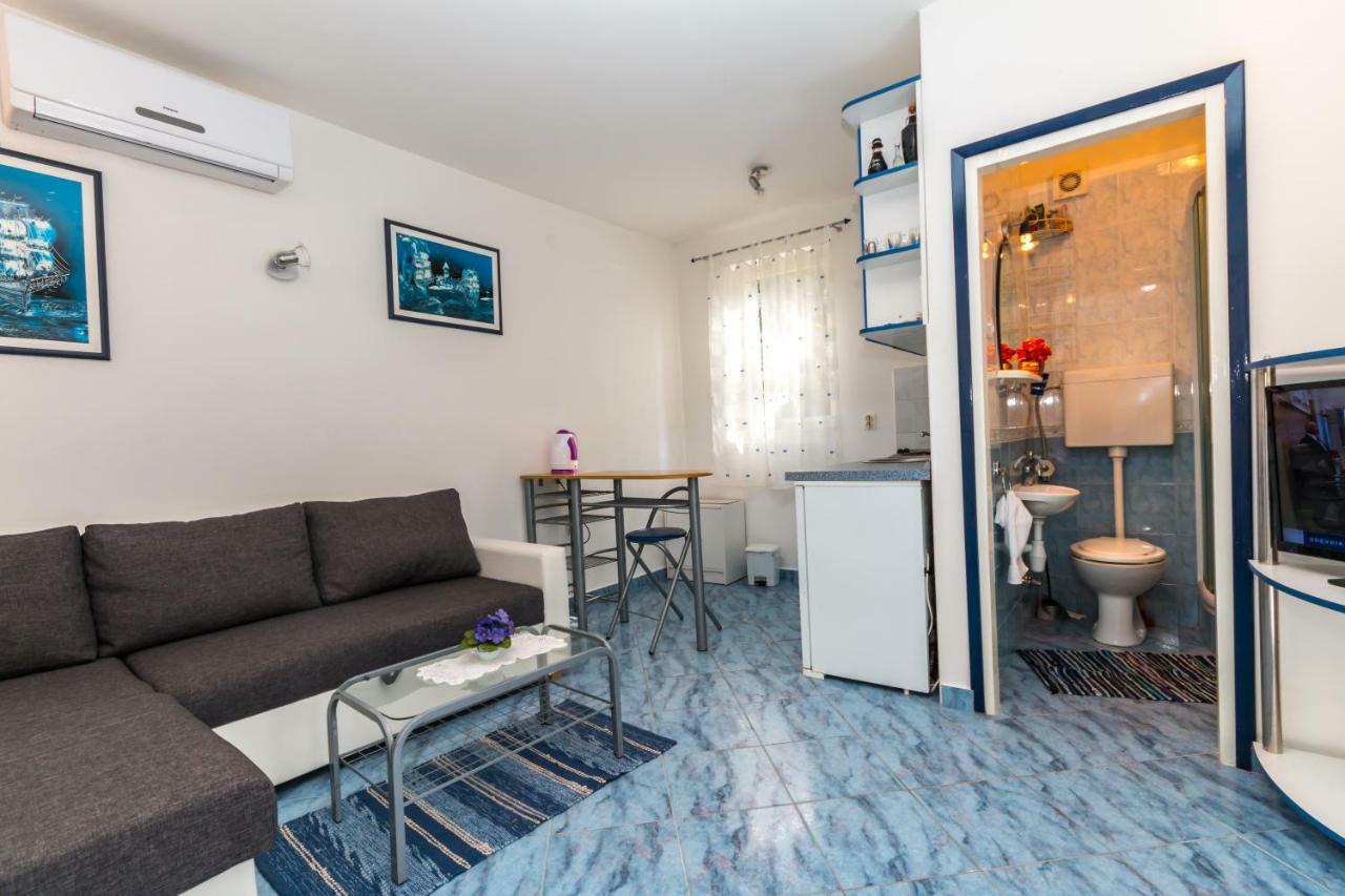 Apartmani "Ostro" Crikvenica Кралєвиця Екстер'єр фото